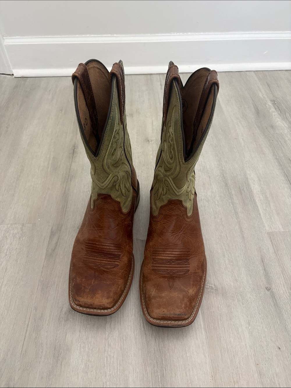 Ariat Men’s slingshot performance western boots broad square toe